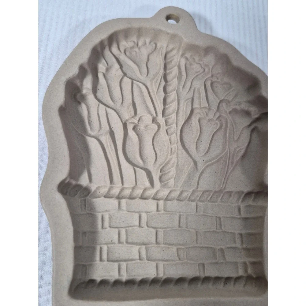 Wilton Stoneware Basket of Tulips Shortbread Cookie Mold 1997